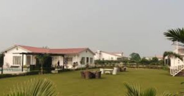 #BS038 Farmhouse (1)